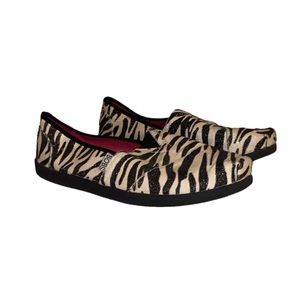 Bob’s from Skechers women’s size 7.5W slip on shoes